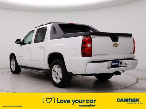 Photo 2 of 25 of 2011 Chevrolet Avalanche 1500 LT