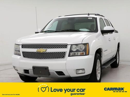 Photo 4 of 25 of 2011 Chevrolet Avalanche 1500 LT