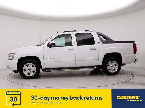 Photo 3 of 25 of 2011 Chevrolet Avalanche 1500 LT