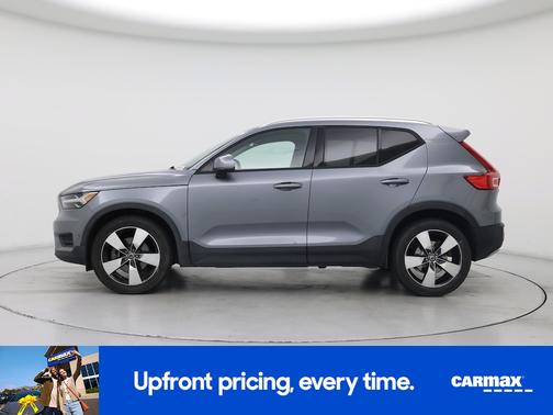 2019 Volvo XC40 T5 Momentum
