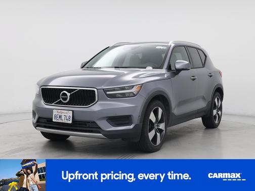 2019 Volvo XC40 T5 Momentum