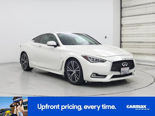 2017 INFINITI Q60 Premium