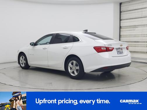 White 2019 Chevrolet Malibu LT