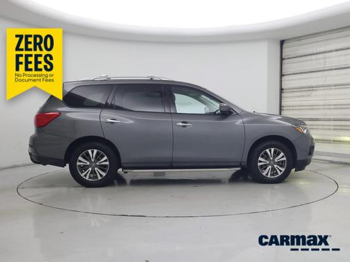Gray 2018 Nissan Pathfinder SV