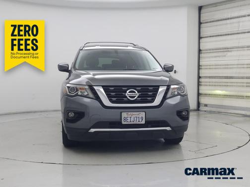 Gray 2018 Nissan Pathfinder SV