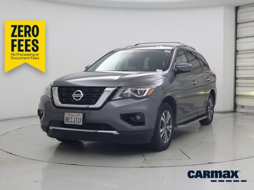 Gray 2018 Nissan Pathfinder SV