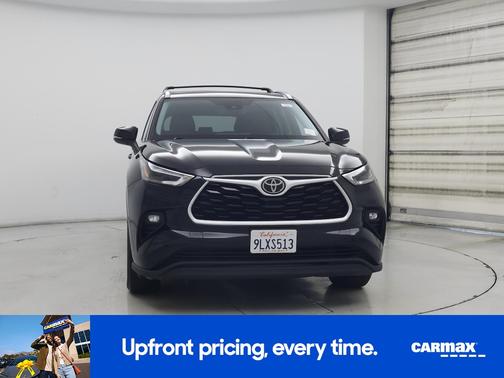 Black 2021 Toyota Highlander XLE