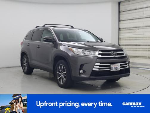 Gray 2019 Toyota Highlander XLE
