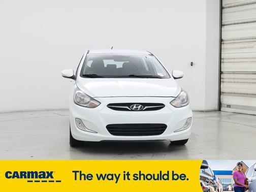 2013 Hyundai Accent SE