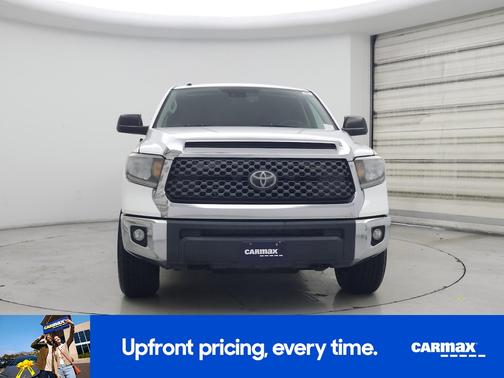 White 2018 Toyota Tundra SR5