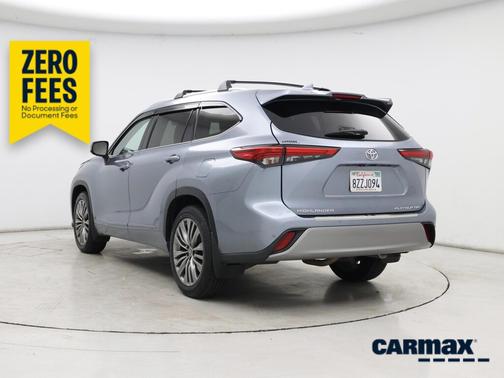 Blue 2022 Toyota Highlander Platinum