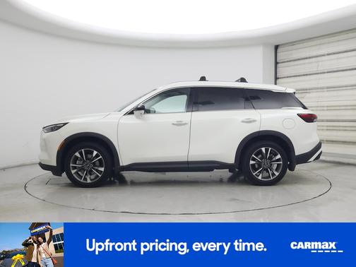 White 2023 INFINITI QX60 Luxe