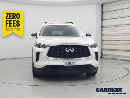 White 2023 INFINITI QX60 Luxe