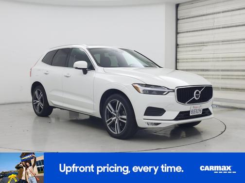 White 2021 Volvo XC60 T5 Momentum