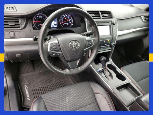 Black 2017 Toyota Camry SE