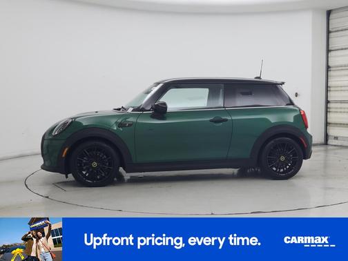 Green 2023 MINI SE Hardtop SE