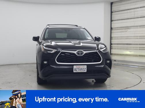 Black 2022 Toyota Highlander XLE