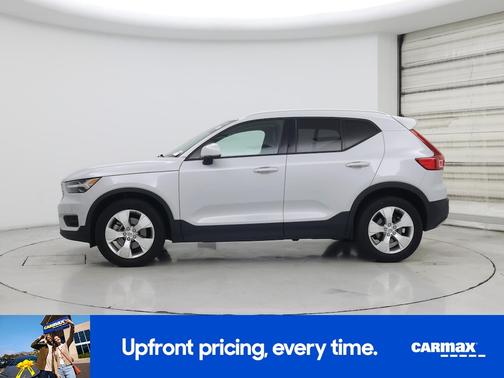 2020 Volvo XC40 T5 Momentum