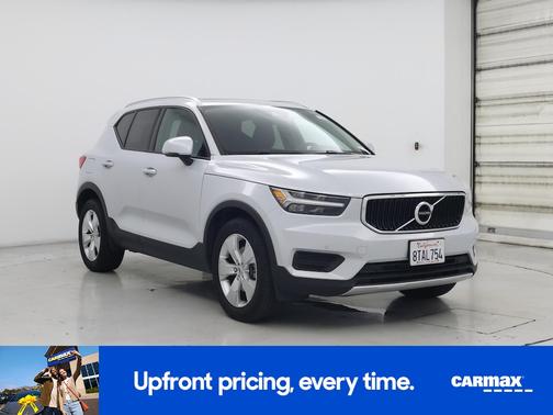 2020 Volvo XC40 T5 Momentum