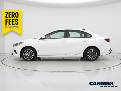 White 2023 Kia Forte LX