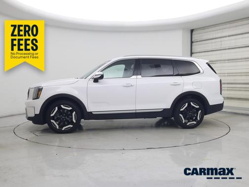 White 2024 Kia Telluride EX