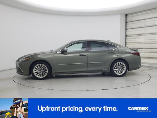 Green 2019 Lexus ES 300h Luxury
