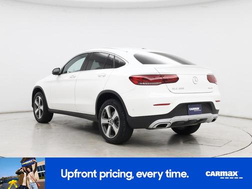 White 2023 Mercedes-Benz GLC 300