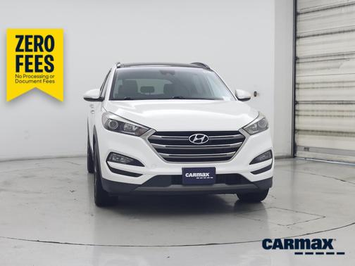 White 2016 Hyundai TUCSON Limited