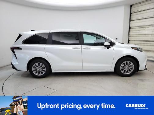 2025 Toyota Sienna XLE