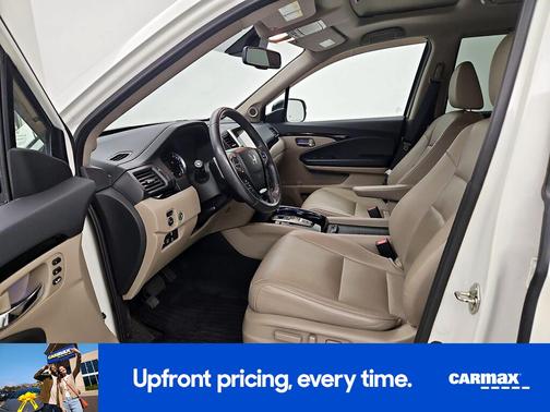 White 2017 Honda Pilot Touring