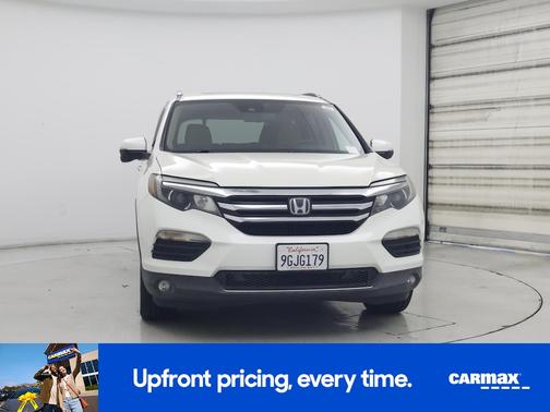 White 2017 Honda Pilot Touring