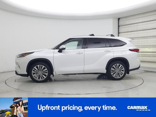 Pearl 2022 Toyota Highlander Platinum