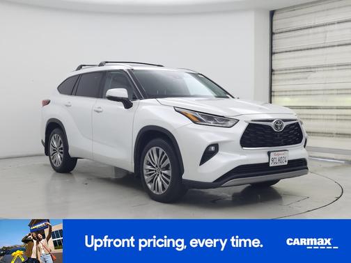 Pearl 2022 Toyota Highlander Platinum