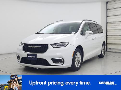 White 2022 Chrysler Pacifica Touring