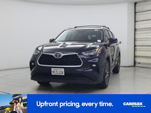 Blue 2023 Toyota Highlander Hybrid XLE