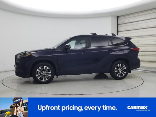 Blue 2023 Toyota Highlander Hybrid XLE