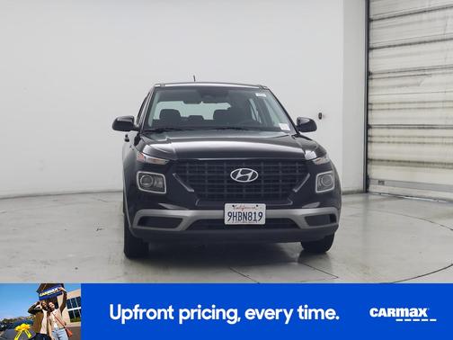 Black 2023 Hyundai VENUE SE