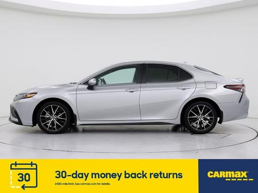 Photo 3 of 26 of 2021 Toyota Camry SE