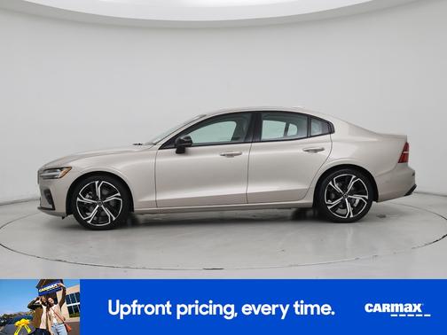 Gold 2024 Volvo S60 B5 Plus Dark Theme