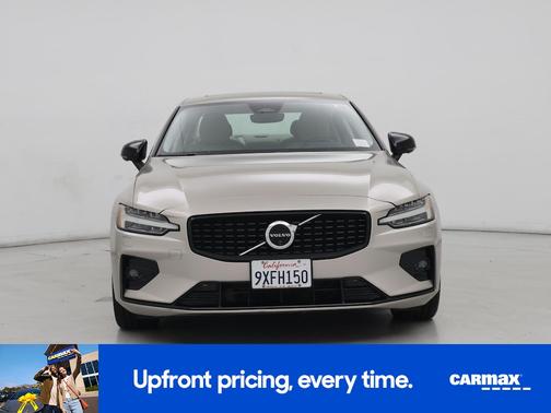 Gold 2024 Volvo S60 B5 Plus Dark Theme