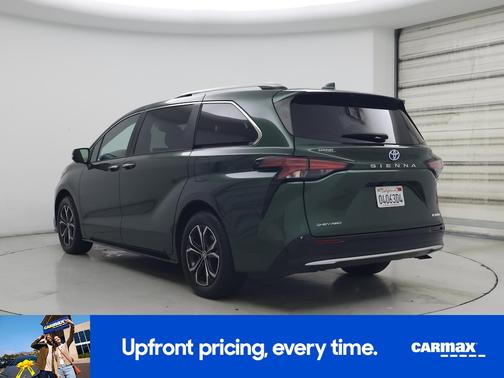 2025 Toyota Sienna Platinum