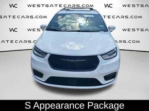 Bright White Clearcoat 2021 Chrysler Pacifica Limited