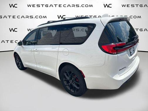 Bright White Clearcoat 2021 Chrysler Pacifica Limited
