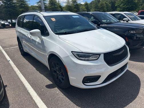 Bright White Clearcoat 2021 Chrysler Pacifica Limited