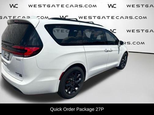 Bright White Clearcoat 2021 Chrysler Pacifica Limited