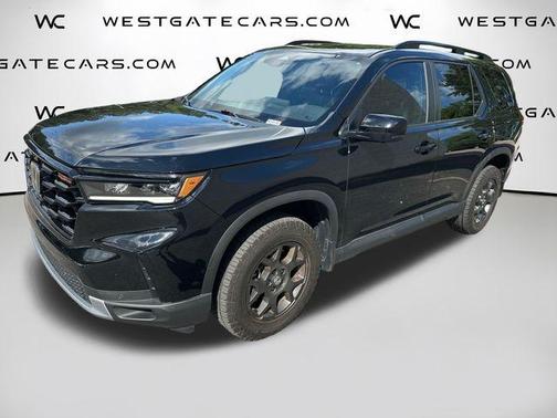 Crystal Black Pearl 2025 Honda Pilot TrailSport