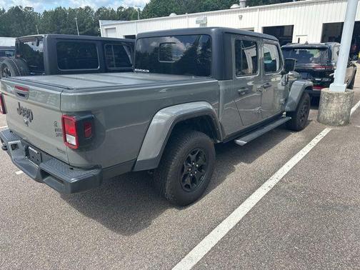 Sting Gray Clearcoat 2022 Jeep Gladiator Sport