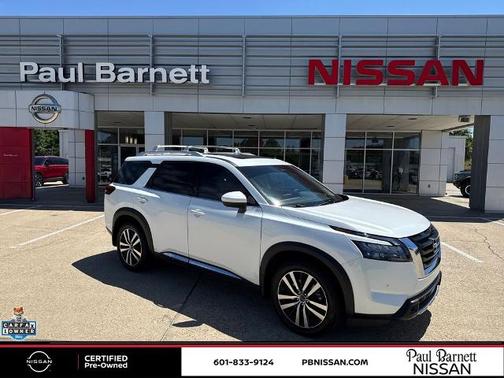 Pearl 2025 Nissan Pathfinder Platinum