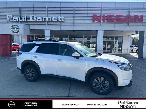 2025 Nissan Pathfinder SV