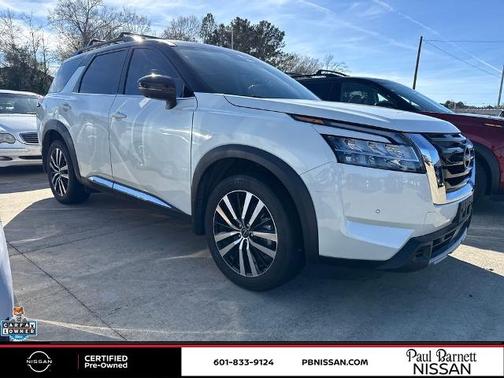2023 Nissan Pathfinder Platinum